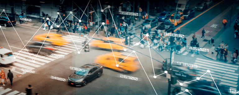 市政与公共安全 解决方案展示了一个智能城市服务平台，该平台利用数字技术和5Gbjl平台(中国区)官网，高效管理公共服务车队，包括救护车、消防车、警车和扫雪车，提升运营效率并降低成本，确保城市安全和公共服务质量。